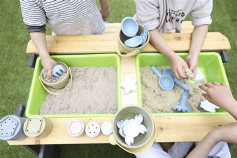 Mesa De Experimentación Sensorial Para El Jardín Creciendo Con Montessori