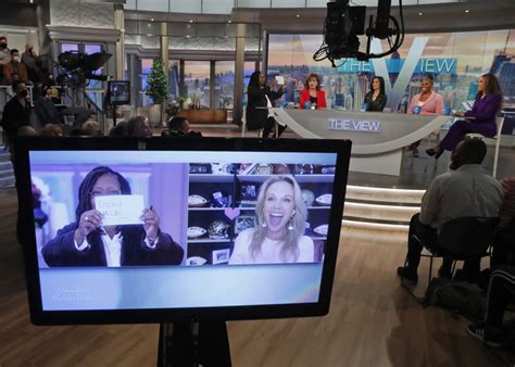 Photos The View Co Hosts Reunite To Honor Barbara Walters