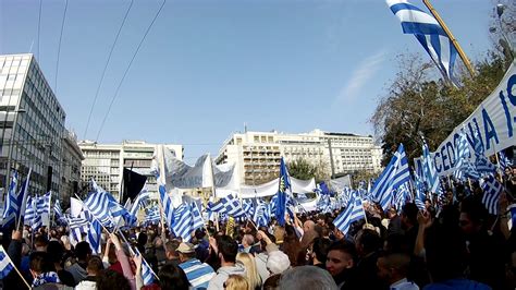 Αθήνα (σύνταγμα και ομόνοια) θεσσαλονίκη (λευκός πύργος) πάτρα (πλατεία γεωργίου) ηράκλειο κρήτης (πλατεία λιονταριών) βόλος (λιμάνι βόλου) δράμα (πλατεία ελευθερίας) καλαμάτα (πλατεία. ΣΥΝΤΑΓΜΑ - YouTube