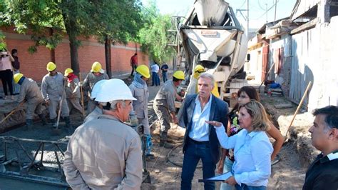 La intendente Fuentes inspeccionó obra de desagüe y pavimentación en