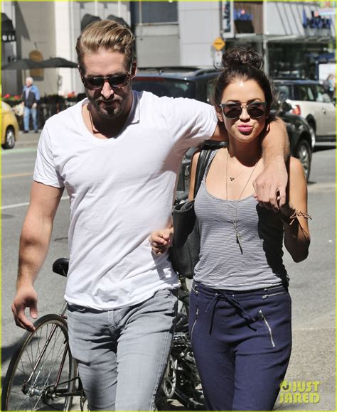 The Bachelorette S Kaitlyn Bristowe Shawn Booth Step Out After