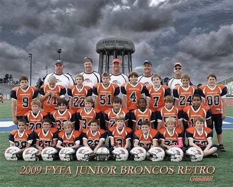 Check spelling or type a new query. Team Picture Idea | Sports team photography, Senior sports ...