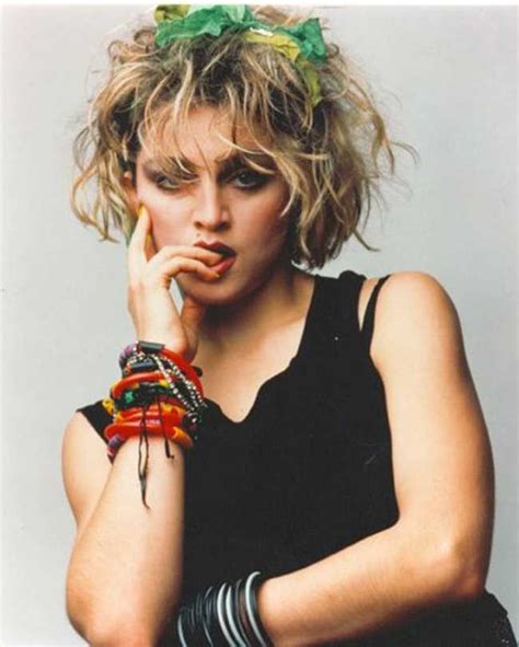 Referred to as the queen of pop. Madonna Bilder Jung