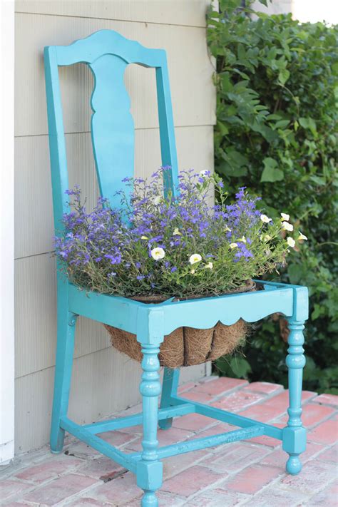 Make your garden look more polished with our best garden edging tips and ideas. 39 Best Creative Garden Container Ideas and Designs for 2020