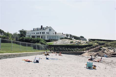 These options appeal to those that earn too much income or prefer not to have a government entity involved in their purchase. Rhode Island Health Insurance - HealthCareInsider.com