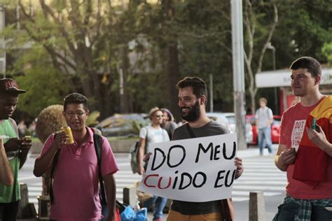 “beijaço” gay contra levy fidelix reúne 200 em sp brasil 247