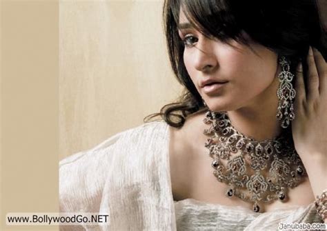 Pakistani Reema Khan Lollywood Beautiful Actress Pictures Desi