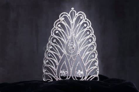 Diamon Silver Crown For Miss Pageant Beauty Contest Crystal Tia Stock Image Image Of Overlay