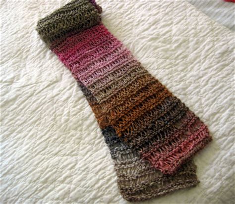 They're mostly free this shawlette is another martina behm creation that relies heavily on garter stitch and knits up gorgeous garter stitch shawlette with a wave like edge. golden bird knits: Drop Stitch Scarf Knitting Pattern
