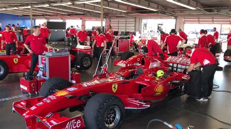 This project was built in a metal garage. Ferrari F1 Pit Garage - Streaming F1 2021