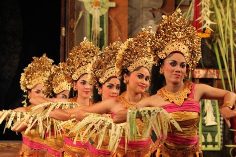 Tari Pendet Situs Budaya Indonesia Pariwisata Seni Tradisi And Kuliner