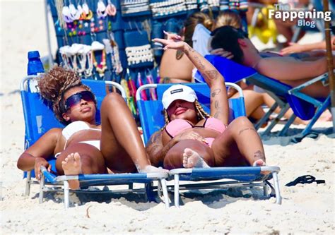 Rafaella Santos Sizzles In A Sexy Bikini On Barra Da Tijuca Beach 42 Photos Thefappening