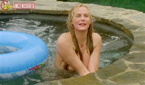Nackte Daryl Hannah In Keeping Up With The Steins