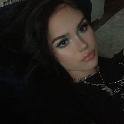 Pin By Loussy On ࣪ ִֶָ Maggie Lindemann Maggie Lindemann Fashion Thick Hair Styles