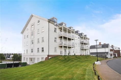 Apartment rent prices and reviews. '2 Bed luxury apartment for rent in the Hamptons' Room to ...