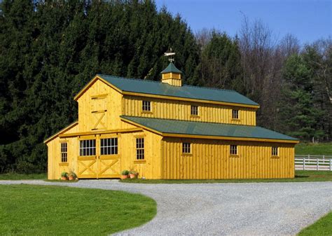 This helps in transporting your horse and giving it the space and comfort it deserves when you are trying to move it around. Monitor Horse Barn measures 32' by 36' with a green metal ...