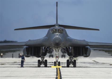 The B 1 Bomber Is Headed For Retirement And The Stealth B 21 Will Take