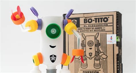 Este Es Bo Tito Un Robot Hecho Con Plásticos Reciclados Un Juguete
