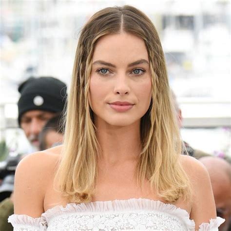 Margot Robbie Says Sexual Harassment Isnt An Issue For Women To Solve Masala