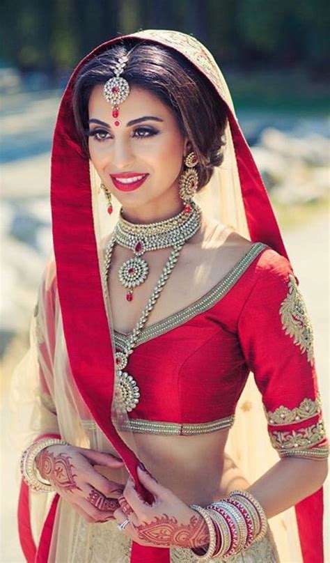 Pn Weddings Bridal Outfits Indian Bride Indian Outfits