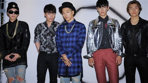 Big Bang K Pop Star Quits Showbiz Amid Sex Bribery Claims Bbc News