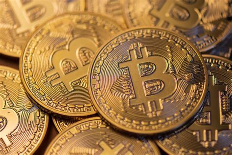 The bitcoin price in india has surged from rs 4,65,012 on march 19, 2020, to rs 42,56,636.63 on march 19, 2021 (1 bitcoin), as of writing this article. Bitcoin in India: Live INR Price, Best Exchanges, Taxes, and History