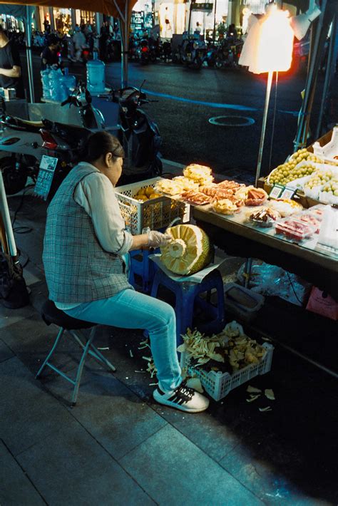 Wulin Night Market On A Sunday Hangzhou China October 202 Flickr