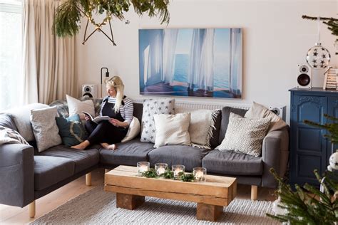 Shop from sofas & sectionals, like the anabella velvet sectional or the ritz velvet sofa, while discovering new home products and designs. How to Make Your Old Ugly Sofa Look New Again | Apartment ...