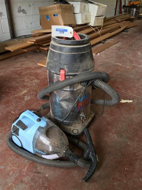 Vac King Model 35 Industrial Vacuum Cleaner And Morphy Richards 1600w