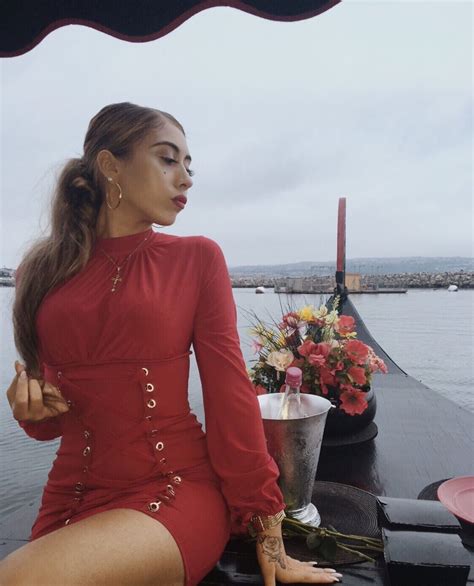 Toingry Kali Uchis Kali Sassy Outfit