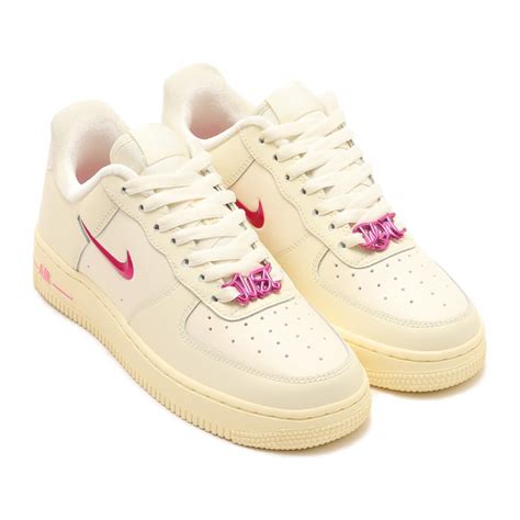 Nike Wmns Air Force 1 07 Se Coconut Milkplayful Pink Alabaster 24sp I