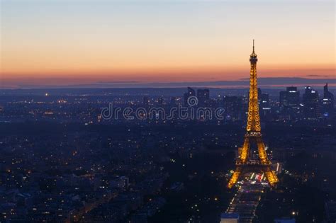 Voilà le projet titanesque que voulait réaliser le maire jean aujourd'hui, dimanche 13 juin 2021. PARIS, FRANCE - 25 Juin 2017 - Vue De Paris Avec Tour ...