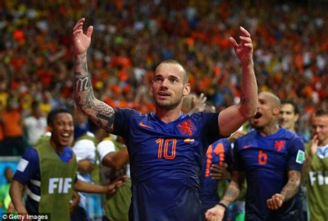 Wesley van gaalen is an actor. Wesley Sneijder admits offer from Louis van Gaal to join ...