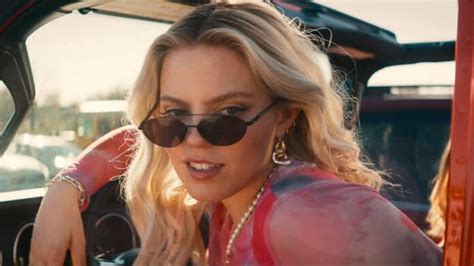 mean girls trailer reneé rapp brings sass and revenge to life in this movie adaptation