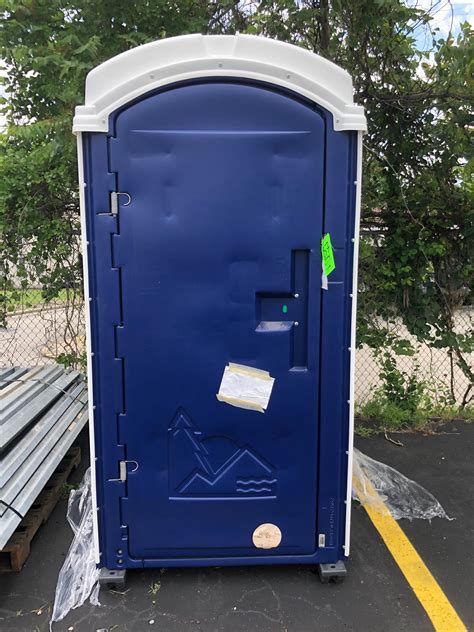 New Never Used Poly Portables Portable Toilet Sn Ff17822 Located