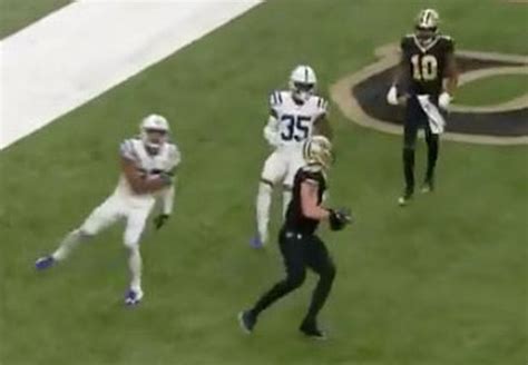 Drew Brees Breaks Peyton Manning Record With Incredible Touchdown Pass