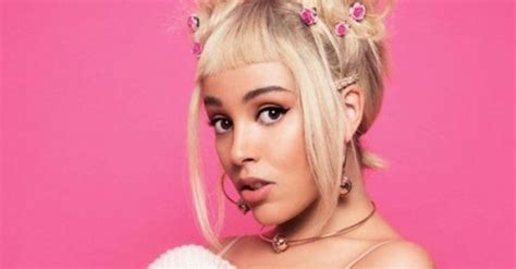 Doja Cat Weight And Height Cat Meme Stock Pictures And Photos