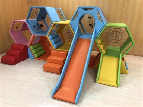 2019 New Design Honeycomb Maze Kids Soft Climbing Slide Indoor Children