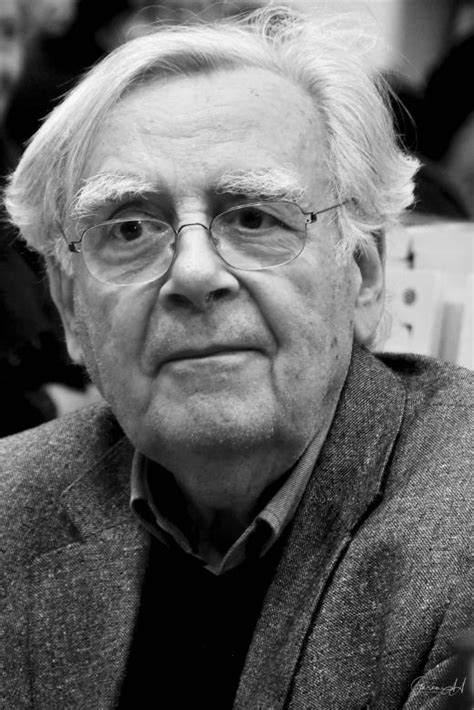 Bernard claude pivot, né le 5 mai 1935 à lyon, est un journaliste et écrivain français. Bernard Pivot (auteur de Lire !) - Babelio