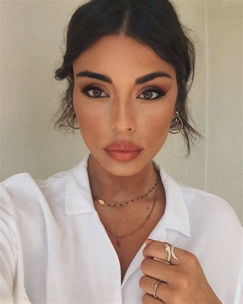Последние твиты от giulia d'urso (@dursogiulia). Uomini e Donne - Chi è Giulia D'Urso? L'influencer che ha stregato Giulio Raselli GALLERY