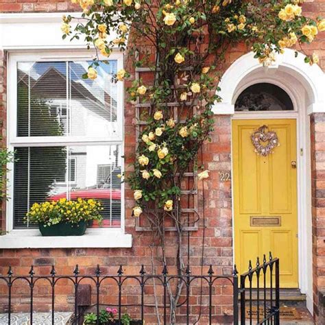 21 Gorgeous Front Door Colors For A Red Brick House In 2024