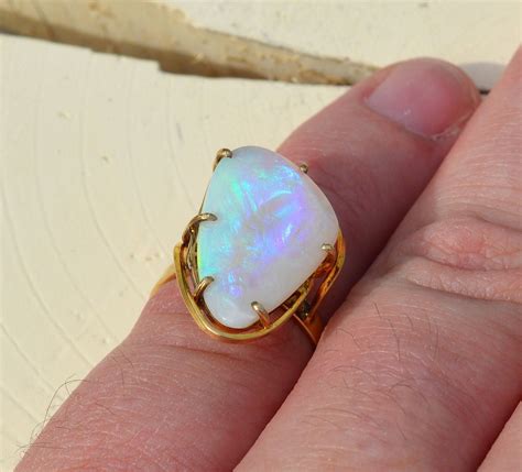 9ct Gold Australian Opal Ring Large