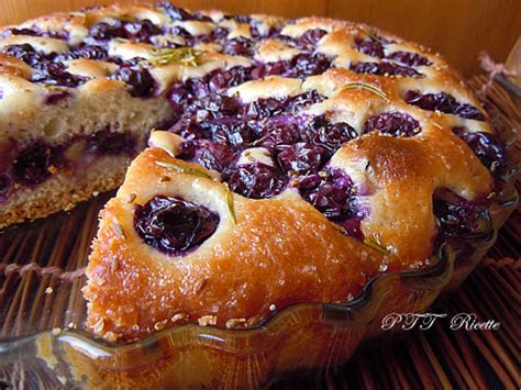 Check spelling or type a new query. Schiacciata con l'uva Ricetta | Dolce tipico toscano ...