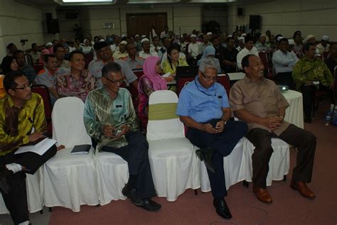 Wilayah persekutuan kuala lumpur dan daerah gombak di sebelah barat laut; PADANG JAWA PETALING: JEMPUTAN KE PEJABAT DAERAH PETALING