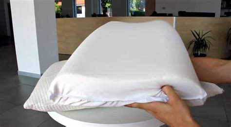 Con la loro grandezza di 80 x 80 cm e l'interno in. Cuscino Cervicale Coop : Cuscino per l'appoggio cervicale Neck Pillow S - Ercole ... : Come già ...