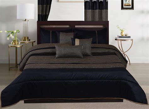 You may found one other red and gold comforter sets better design ideas. 7-Piece Black/Gold Bed-in-a-Bag Brocade Design Comforter Sets