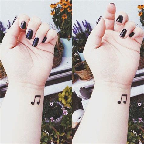 30 Tiny Chic Wrist Tattoos That Are Better Than A Bracelet Tasteful