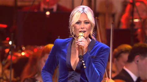 Helene Fischer Feliz Navidad Live Aus Der Hofburg Wien Youtube Music