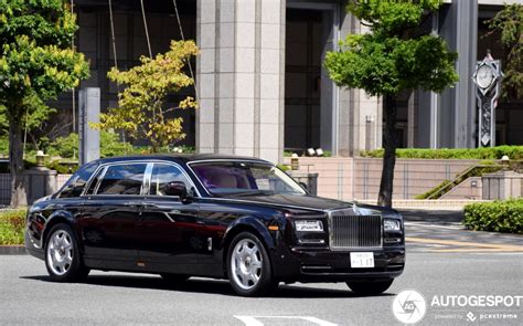 Rolls Royce Shows Off Its New Phantom Series Ii Including Bespoke Great