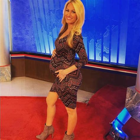 Sexy Pregnant Blonde Lauren Phinney Scrolller